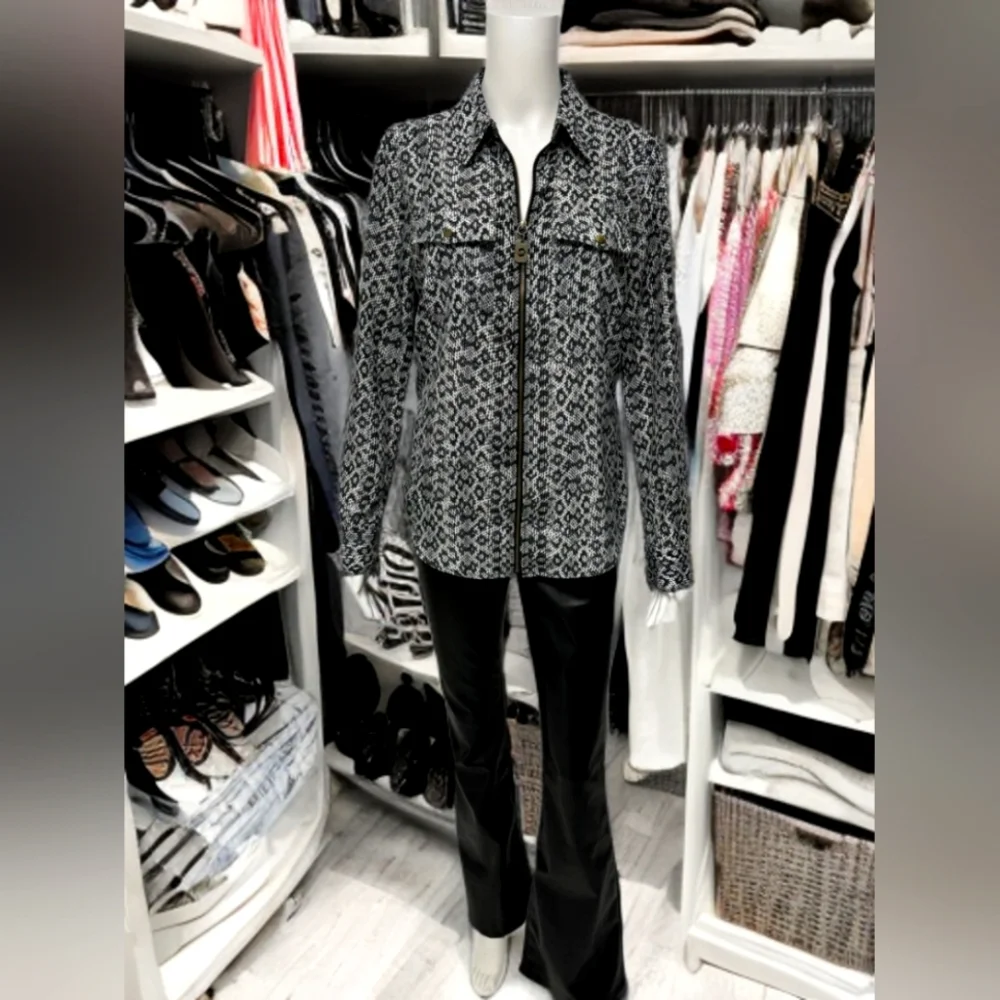 Michael Kors Black & White Patterned Front-Zip Utility Blouse - Medium